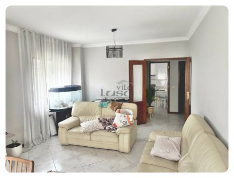 Apartamento T2 lugar de garagem varanda