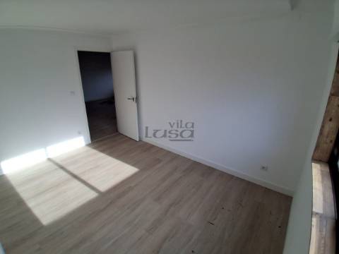 Apartamento T2 remodelado em Rio Tinto -Santegãos