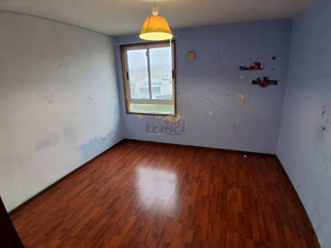 T3 renovado com lugar de garagem em Baguim do Monte Gondomar