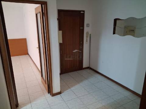 T3 renovado com lugar de garagem em Baguim do Monte Gondomar
