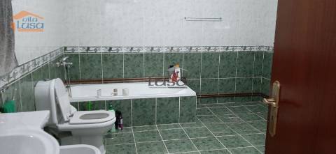 Quinta Mirandela com 12 hectares próxima do Rio Tua