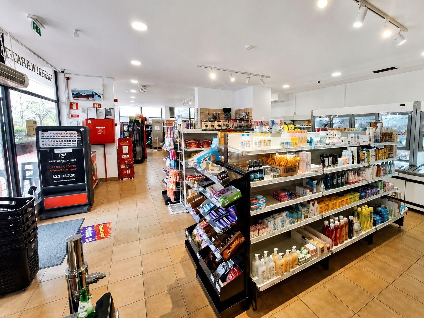 Venda de Espaço Comercial com Supermercado em Funcionamento na Praia da Rocha