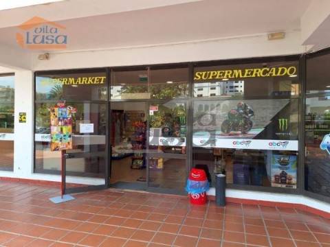 Venda de Espaço Comercial com Supermercado em Funcionamento na Praia da Rocha