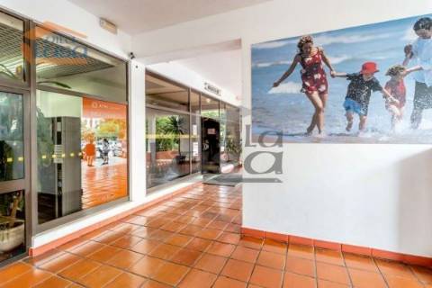 Venda de Espaço Comercial com Supermercado em Funcionamento na Praia da Rocha