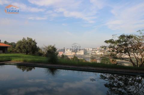 Quinta com vistas para o Rio Douro, 3000m2 em Vila Nova de Gaia