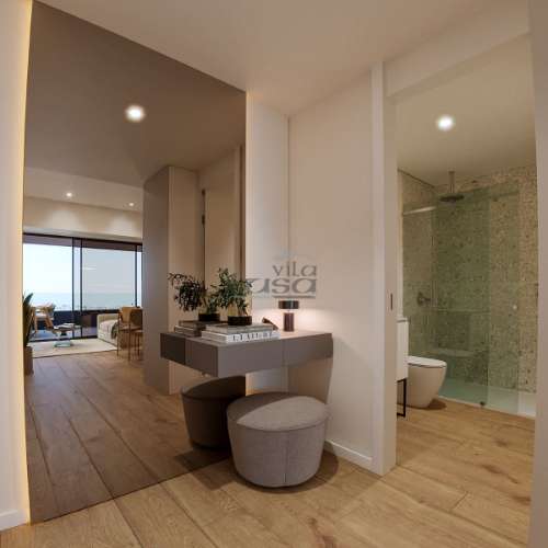 T1 no ultimo piso com Terraço 11.55m2,  lugar de garagem e arrumos no Centro de Gaia.