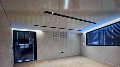T4 com Varanda de 48,40m2 em Gondomar