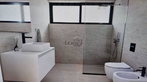 Moradia T3 (2 frentes), condomínio com piscina em Gondomar