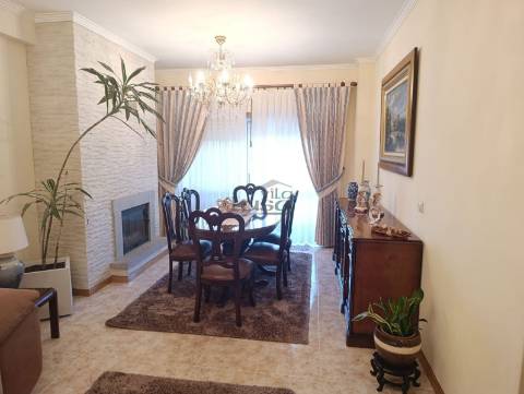 Apartamento T2+1 na Madalena 