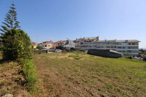 Terreno com 7.813 m² no Centro de Oliveira do Douro | Vila Nova de Gaia
