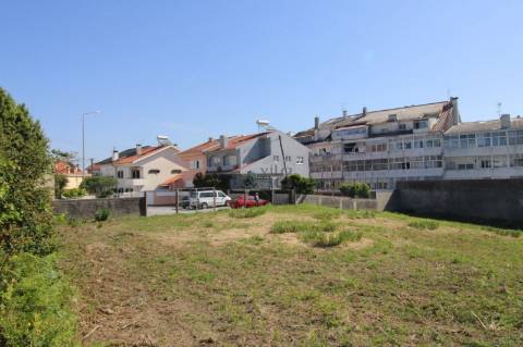 Terreno com 7.813 m² no Centro de Oliveira do Douro | Vila Nova de Gaia