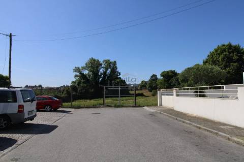 Terreno com 7.813 m² no Centro de Oliveira do Douro | Vila Nova de Gaia