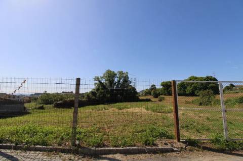 Terreno com 7.813 m² no Centro de Oliveira do Douro | Vila Nova de Gaia