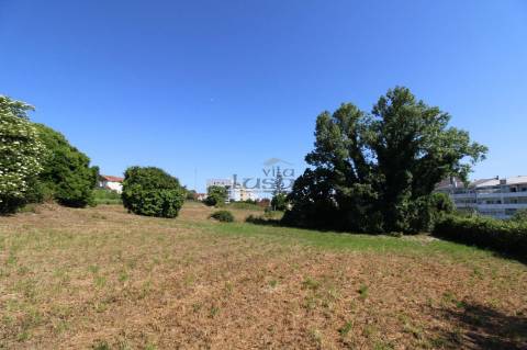 Terreno com 7.813 m² no Centro de Oliveira do Douro | Vila Nova de Gaia