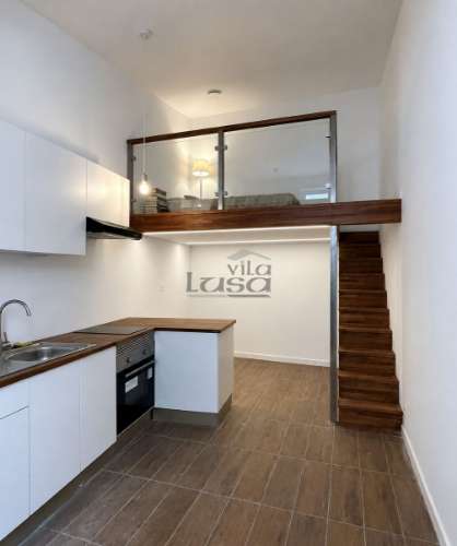 Casa no centro a Av. Fernão Magalhães, Porto.