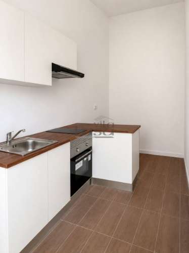 Casa no centro a Av. Fernão Magalhães, Porto.
