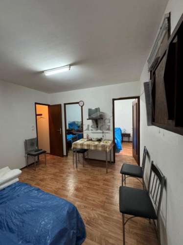 Prédio com 5 casas em Canidelo V.N. de Gaia.