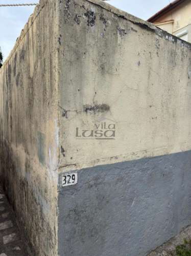 Prédio com 5 casas em Canidelo V.N. de Gaia.