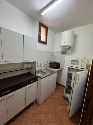 Prédio com 5 casas em Canidelo V.N. de Gaia.