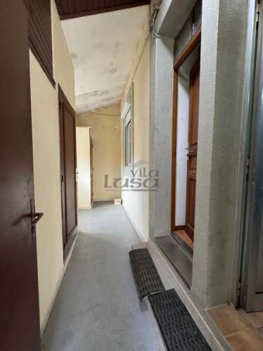 Prédio com 5 casas em Canidelo V.N. de Gaia.