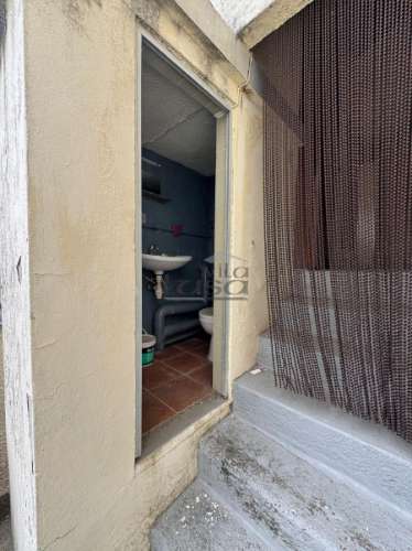 Prédio com 5 casas em Canidelo V.N. de Gaia.