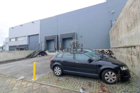 Armazém Industrial Zona Industrial de Alfena 