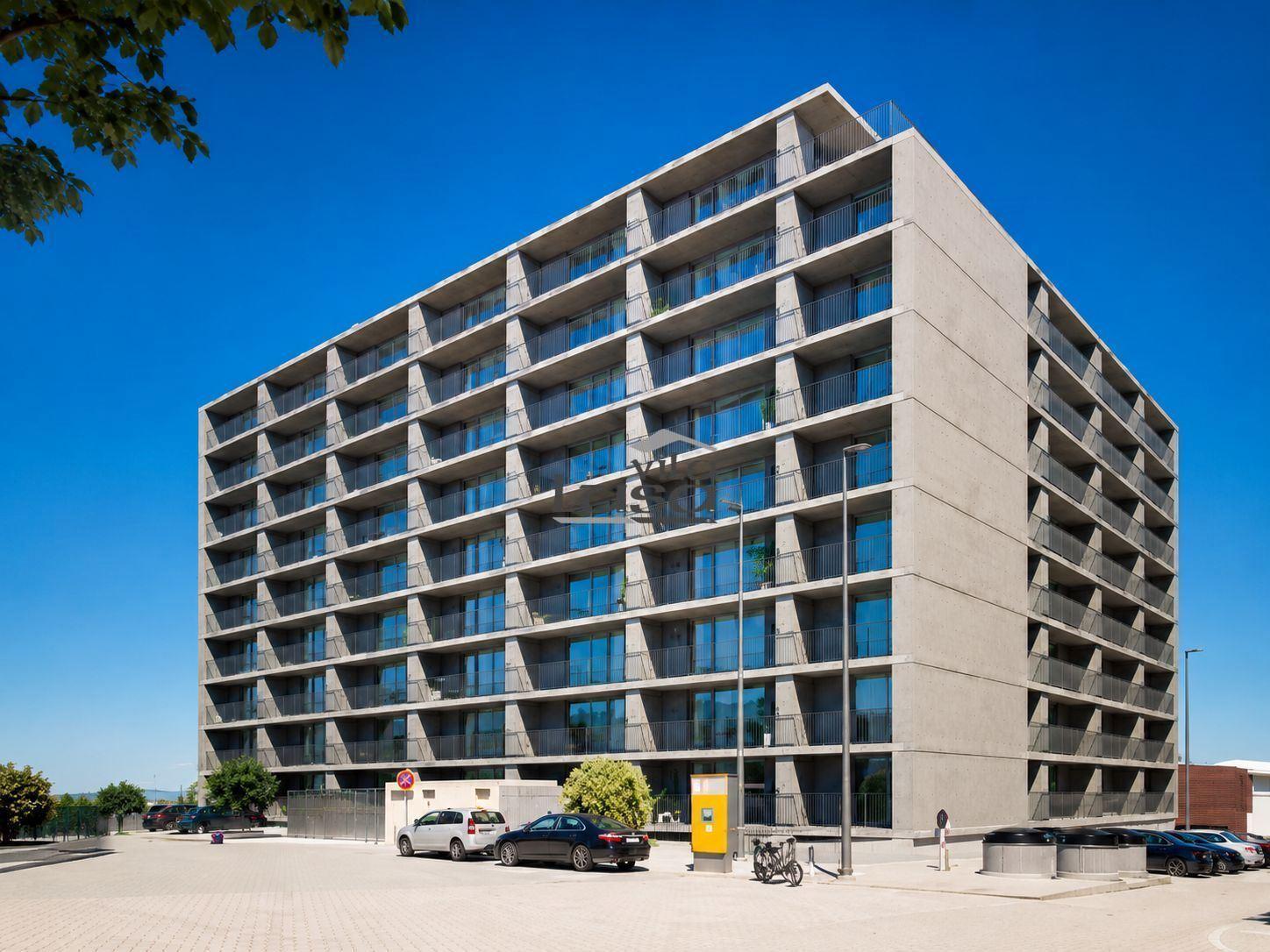 T1 Novo com varanda e lugar de garagem em Vilar de Andorinho.