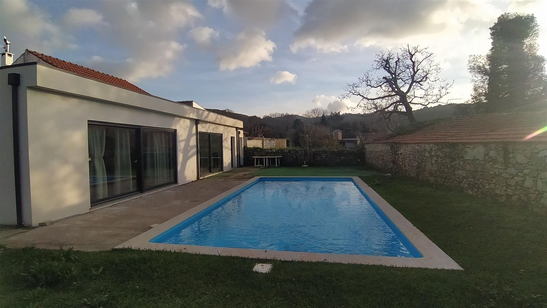 Moradia T3 com Piscina em Moledo