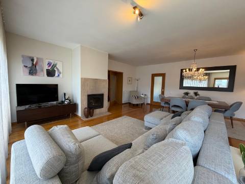 Apartamento T4 Venda em Milheirós,Maia