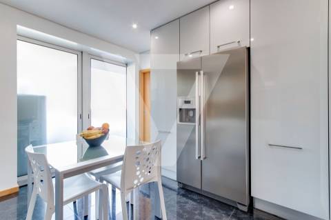 Penthouse T4 á Venda no Porto - Maia - Pedrouços.