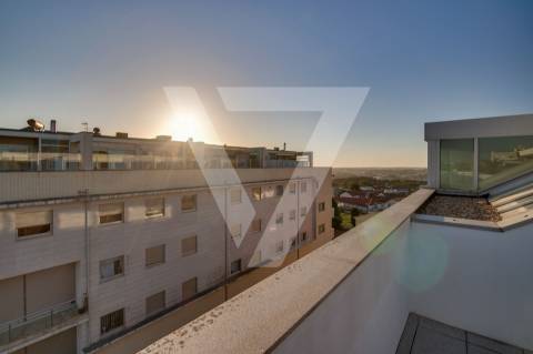 Penthouse T4 á Venda no Porto - Maia - Pedrouços.