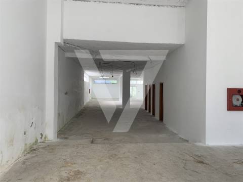 Loja à Venda junto ao metro - Matosinhos Sul.