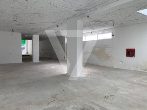Loja à Venda junto ao metro - Matosinhos Sul.