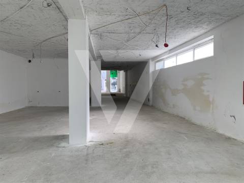 Loja à Venda junto ao metro - Matosinhos Sul.