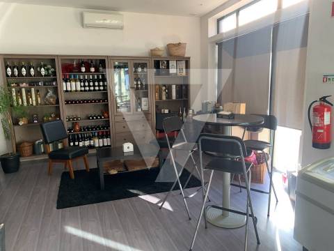 Espaço Comercial para Trespasse em São Caetano - Rio Tinto.