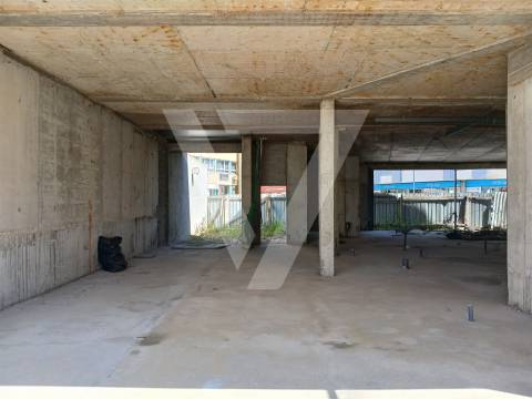 Espaço Comercial à Venda em Gondomar.