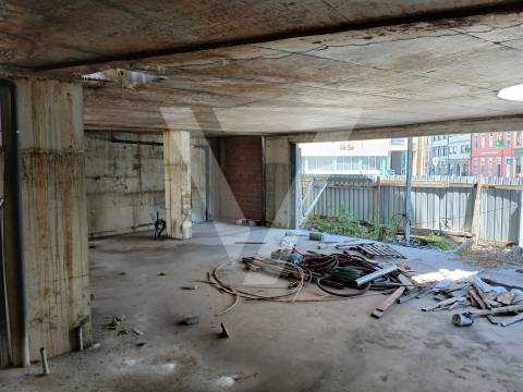 Espaço Comercial à Venda em Gondomar.