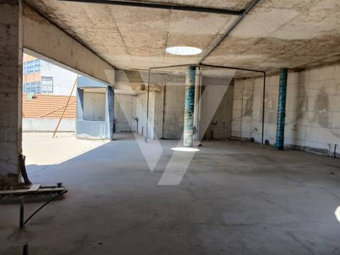 Espaço Comercial à Venda em Gondomar.