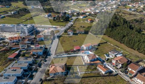 Terreno com PIP Aprovado Para Prédio/ Moradias - Chaves.