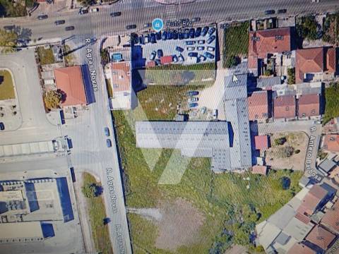 Armazém / Terreno  à Venda em Ermesinde