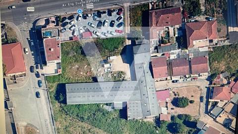 Armazém / Terreno  à Venda em Ermesinde