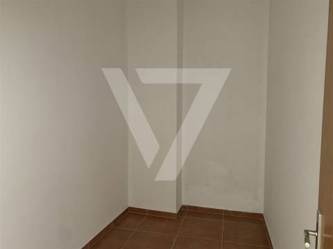 Loja/Escritório à Venda junto ao metro - Matosinhos Sul.