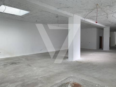 Loja/Escritório à Venda junto ao metro - Matosinhos Sul.