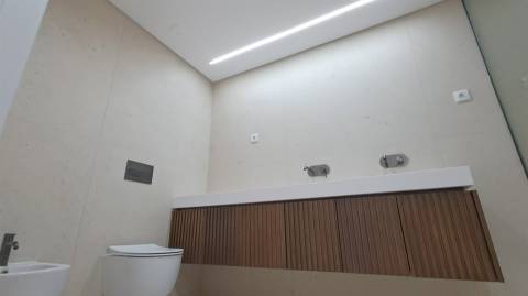 Apartamento T4 Venda em Repeses e São Salvador,Viseu