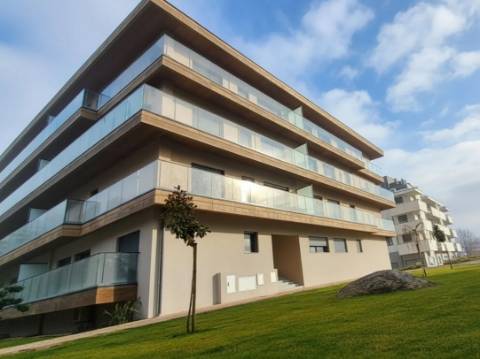 Apartamento T4 Venda em Repeses e São Salvador,Viseu