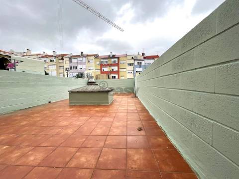 Apartamento totalmente remodelado  para arrendar