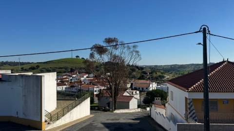 Terreno Urbano com 450m2 na Aldeia do Corvo, Castro Verde