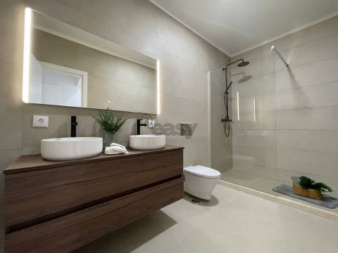 T3 Totalmente Remodelado com Varanda e Suite – Pronto a Habitar