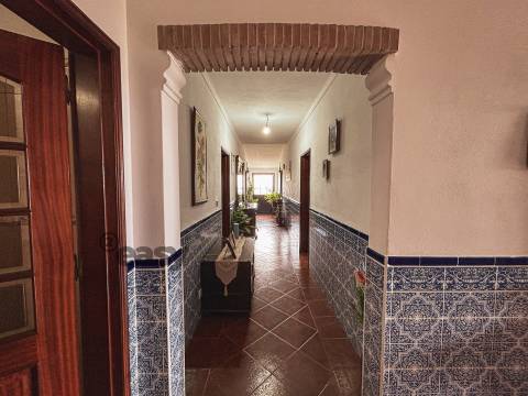 Moradia T3 e Terreno Rústico nas proximidades de Évora