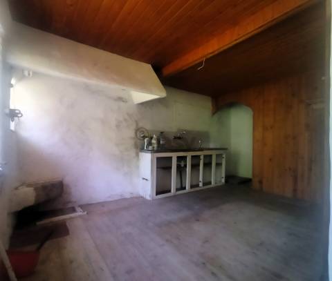 Propriedade com Ruína e Vista Rio para Turismo em Caminha